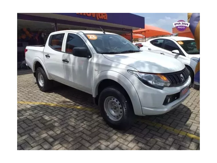 Mitsubishi L200 Branco 1