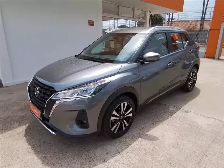 Nissan Kicks Cinza 1