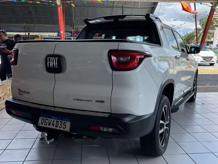 Fiat Toro Branco 2