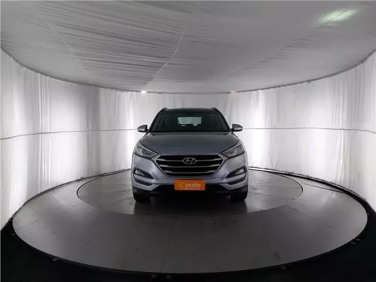 Hyundai Tucson Prata 10