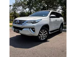 Toyota Hilux SW4