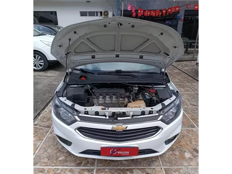 Chevrolet Prisma Branco 11