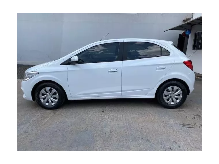 Chevrolet Onix Branco 5