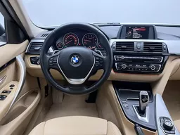 320i