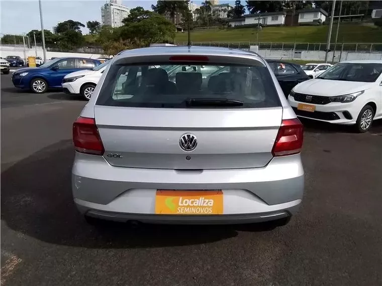 Volkswagen Gol Prata 9