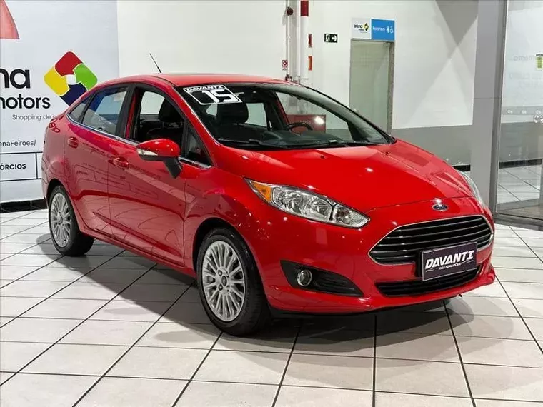 Ford Fiesta Vermelho 4