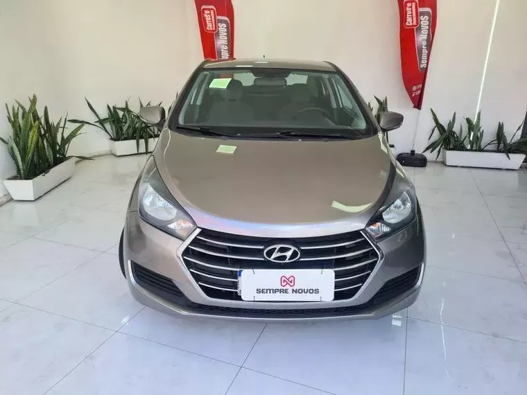 Hyundai HB20S Dourado 5