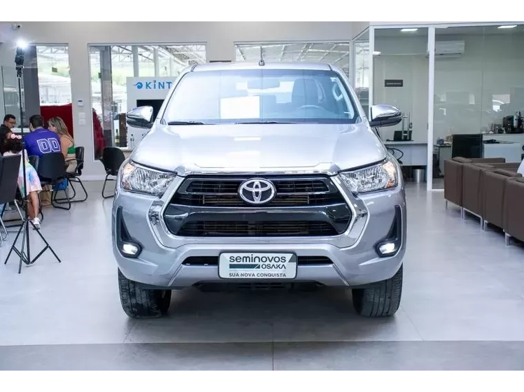 Toyota Hilux Prata 1