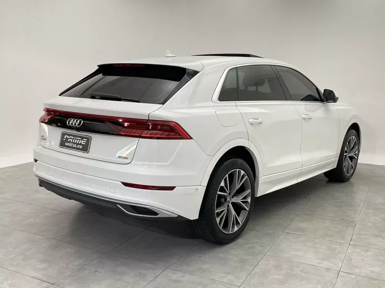 Audi Q8 Branco 13