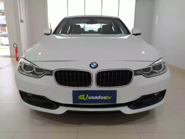 BMW 320i Branco 4