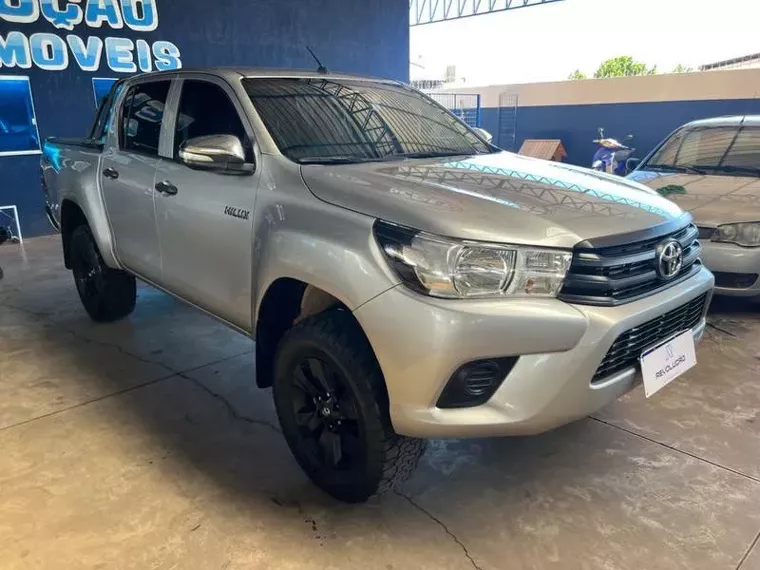 Toyota Hilux Prata 6