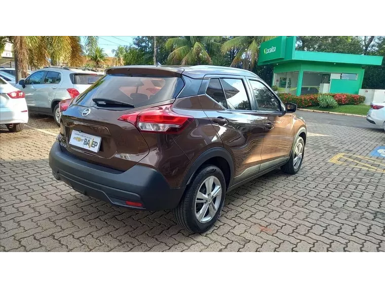 Nissan Kicks Marrom 6