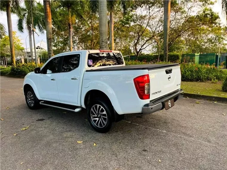 Nissan Frontier Branco 3