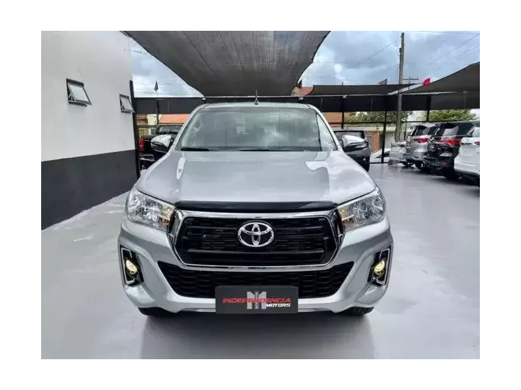 Toyota Hilux Prata 9