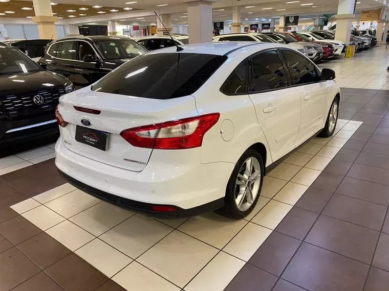 Ford Focus Branco 8