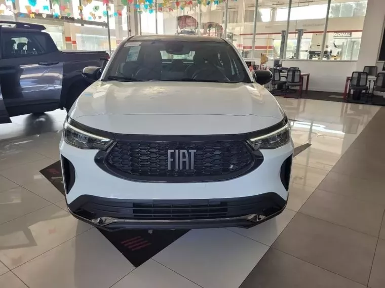 Fiat Fastback Preto 9