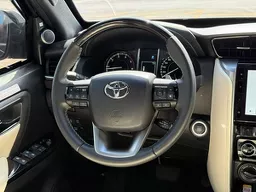 Toyota Hilux SW4