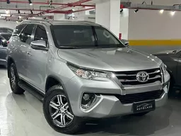 Toyota Hilux SW4