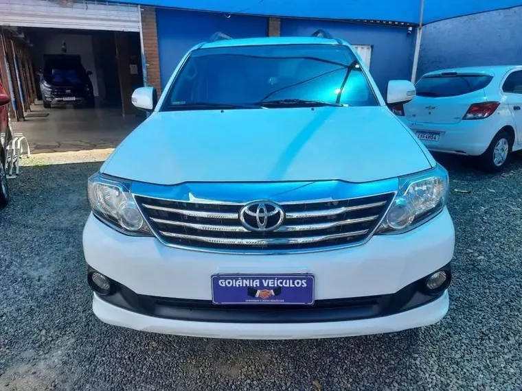 Toyota Hilux SW4 Branco 3