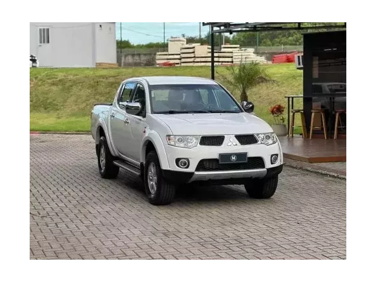 Mitsubishi L200 Triton Branco 7