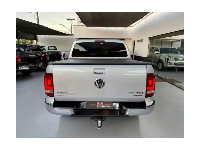 Volkswagen Amarok Prata 9