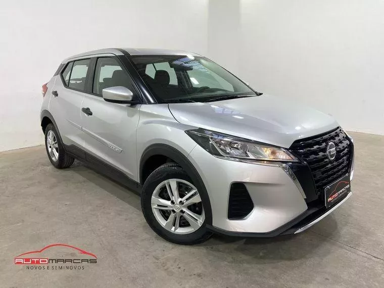 Nissan Kicks Prata 6