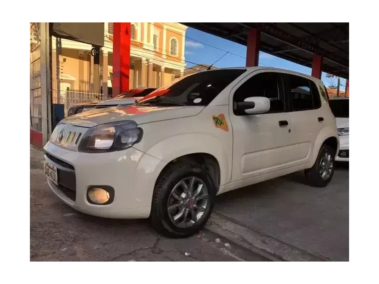 Fiat Uno Branco 1