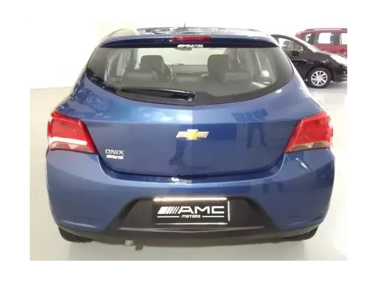 Chevrolet Onix Azul 4