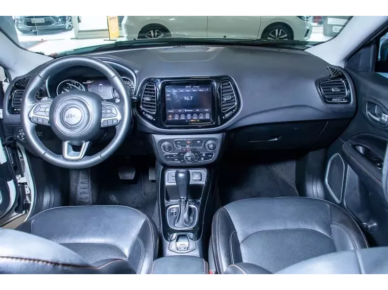 Jeep Compass Branco 19