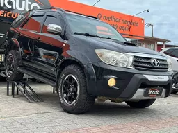 Toyota Hilux SW4