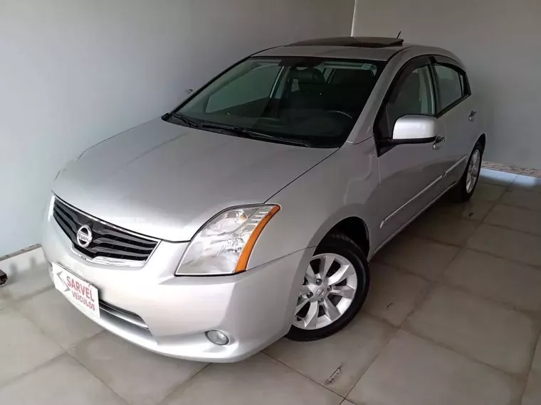 Nissan Sentra Prata 6