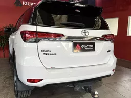 Toyota Hilux SW4