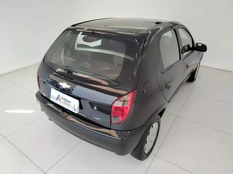 Chevrolet Celta Preto 15