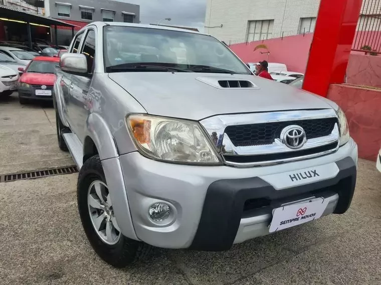 Toyota Hilux Prata 5