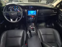 Toyota Hilux SW4