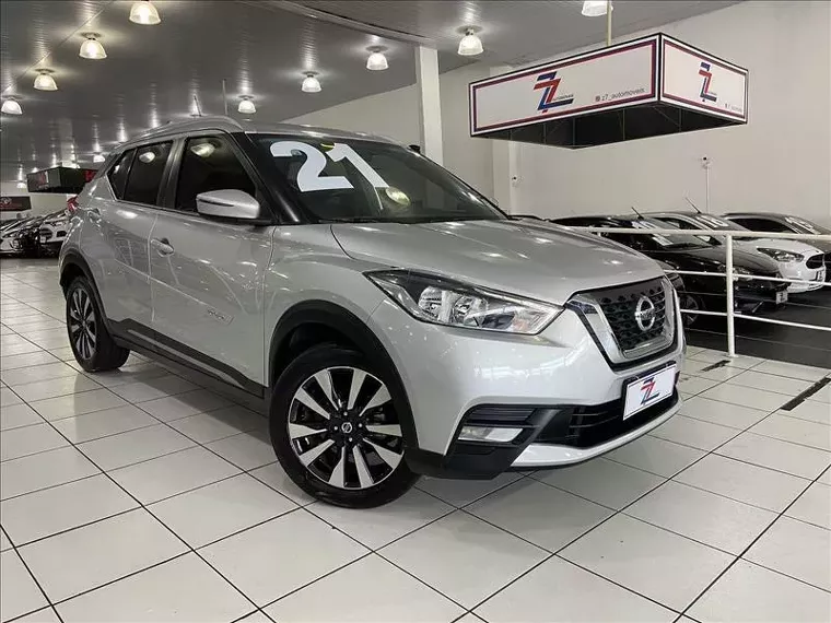 Nissan Kicks Prata 6