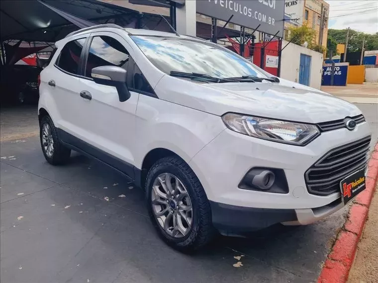 Ford Ecosport Branco 12