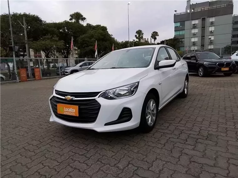 Chevrolet Onix Branco 1