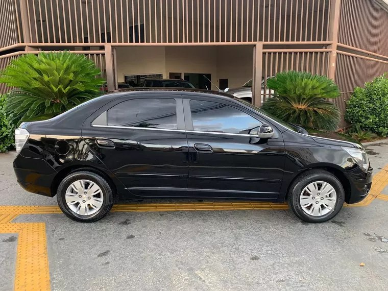 Chevrolet Cobalt Preto 6