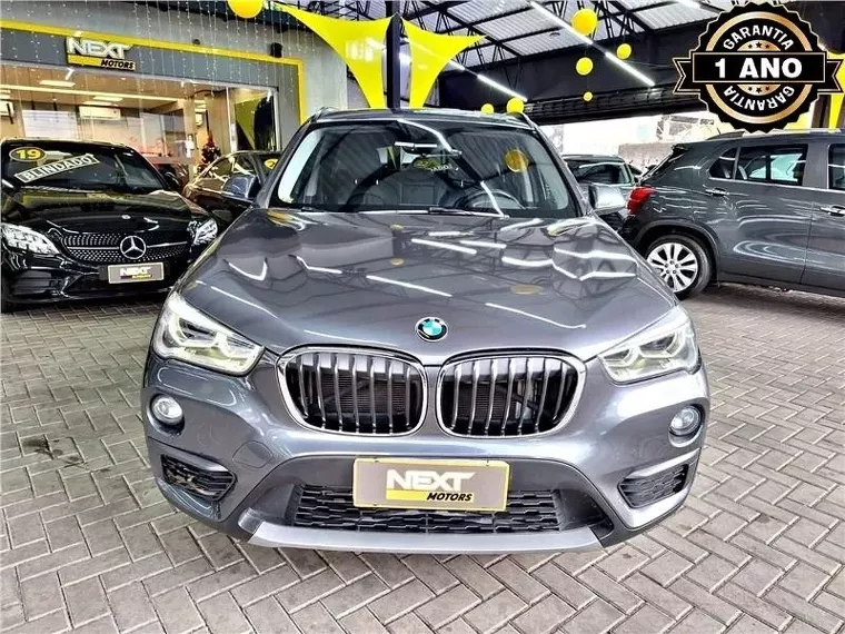 BMW X1 Cinza 19