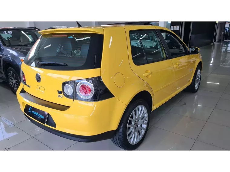 Volkswagen Golf Amarelo 23