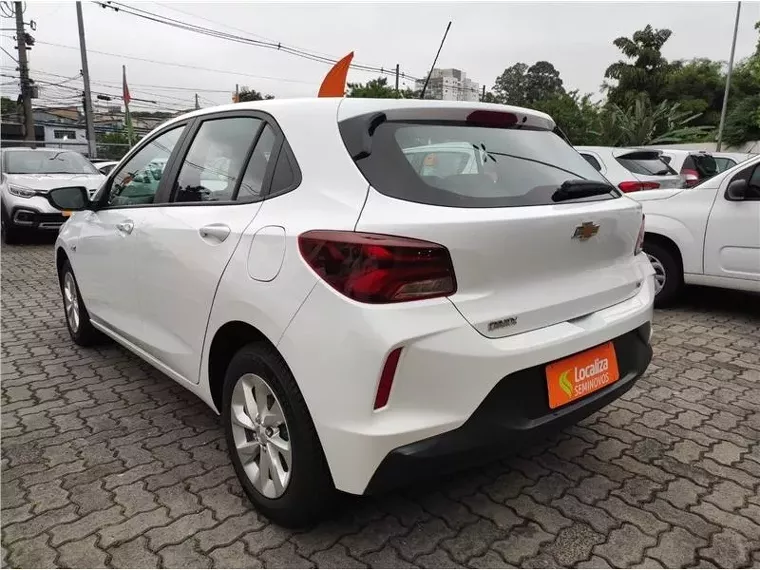 Chevrolet Onix Branco 10