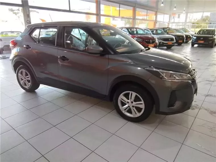 Nissan Kicks Cinza 10