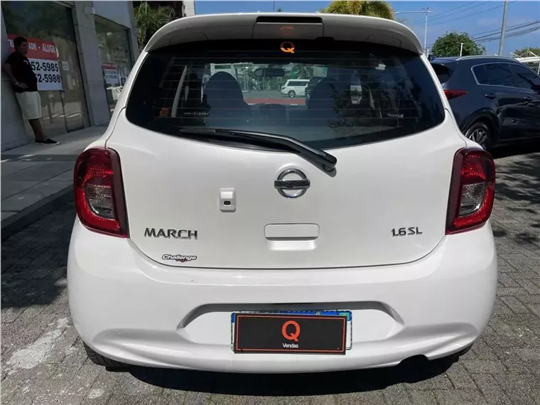 Nissan March Branco 7