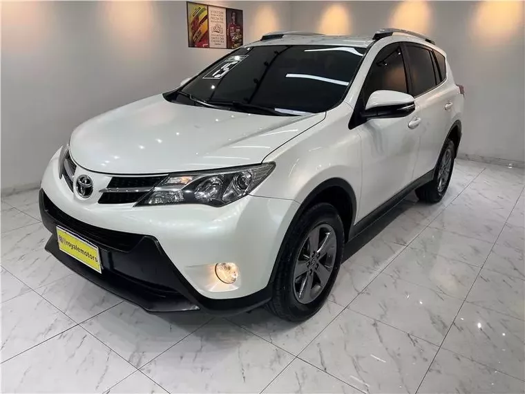 Toyota RAV4 Branco 9