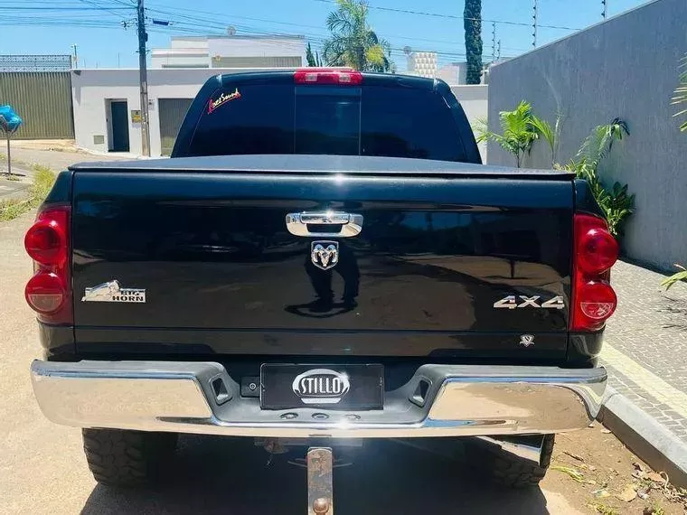 Dodge RAM Preto 4