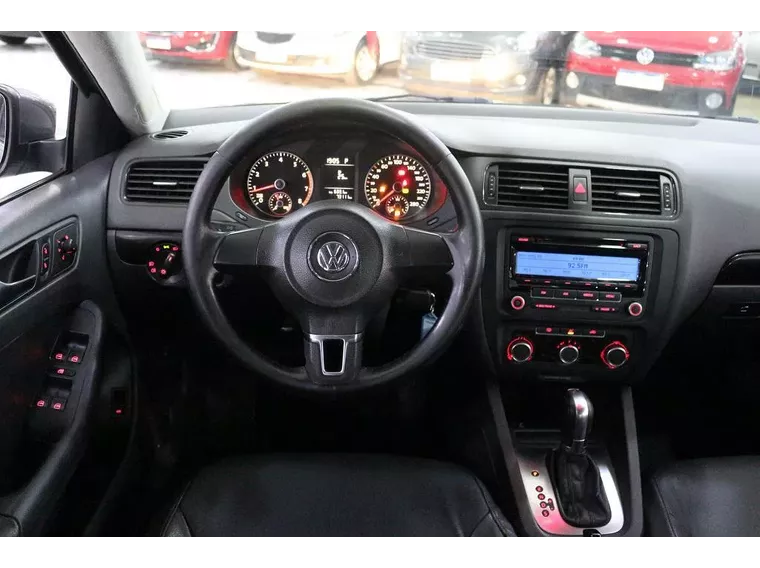 Volkswagen Jetta Cinza 17