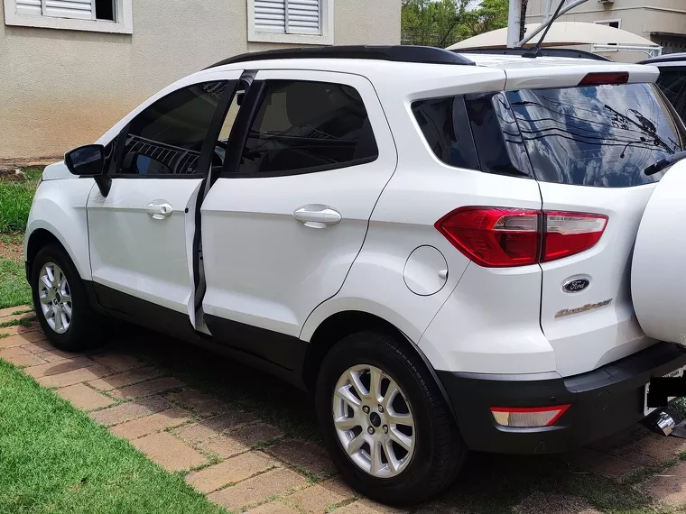 Ford Ecosport Branco 3