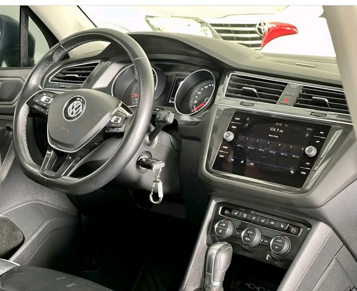 Volkswagen Tiguan Cinza 4