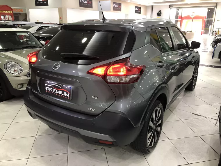 Nissan Kicks Cinza 6